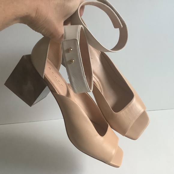 Carrano Open Toe, Tortoise Stacked Heel Sandal, EUC, Size 8.5 - Picture 11 of 14